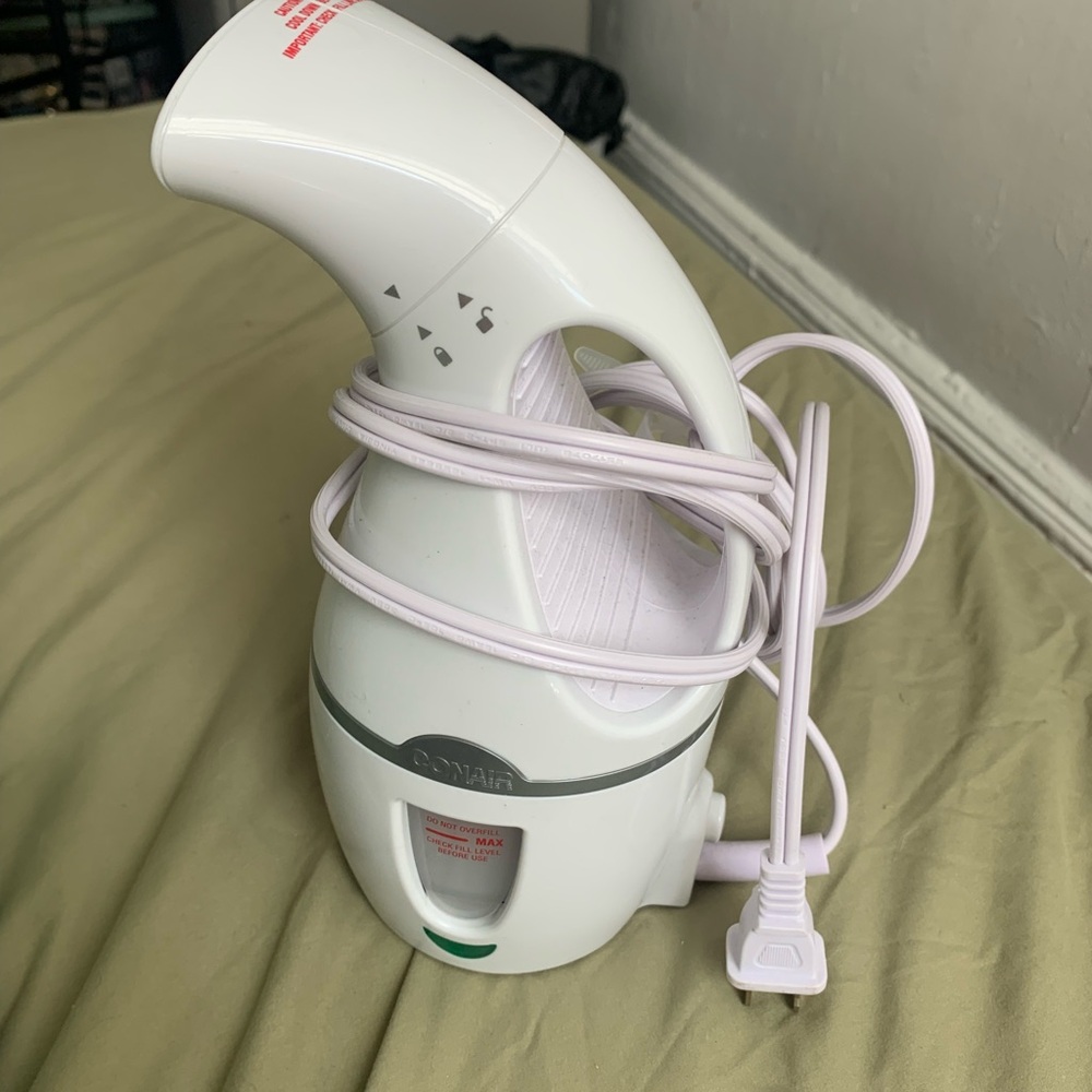 Conair White Handheld Steamer
